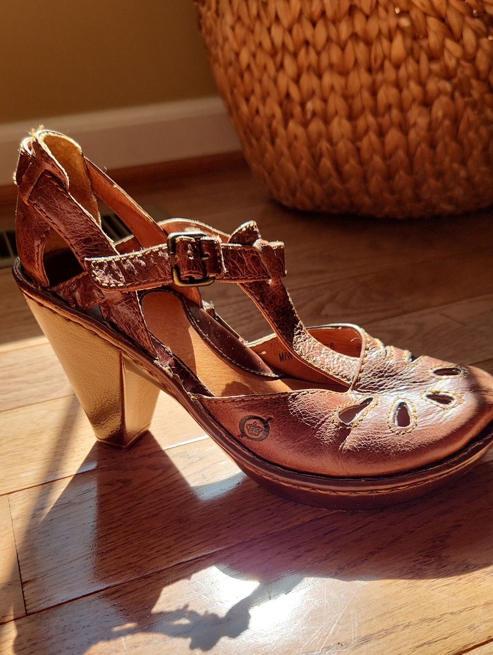 Børn Brown Leather T-Strap Cutout Wedge Heels Boho Size 6 - Picture 2 of 7